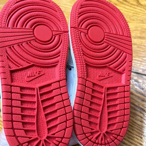 Nike Air Jordan 1 Retro High OG. White/Black/University Red.  Size 7 C. - Picture 6 of 9